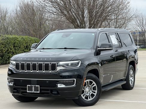 Used 2023 Jeep Wagoneer L 4WD w/ Rear Seat Video Group 1 image 2