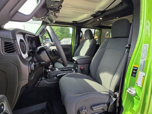 Used 2026 Jeep Wrangler Unlimited Sport AWD/4WD image 33