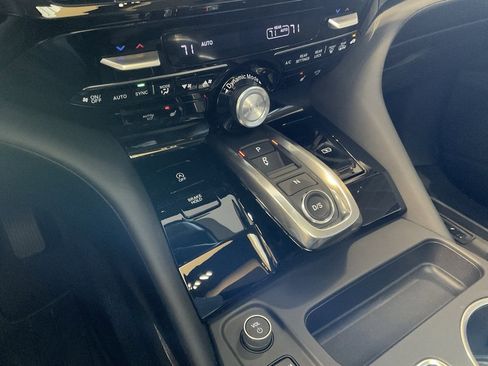 Certified 2025 Acura MDX w/ Technology Package image 19