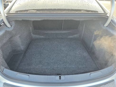 Used 2017 Chevrolet Impala LT image 8