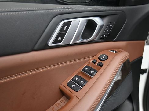 Used 2023 BMW X5 xDrive40i w/ Premium Package image 9