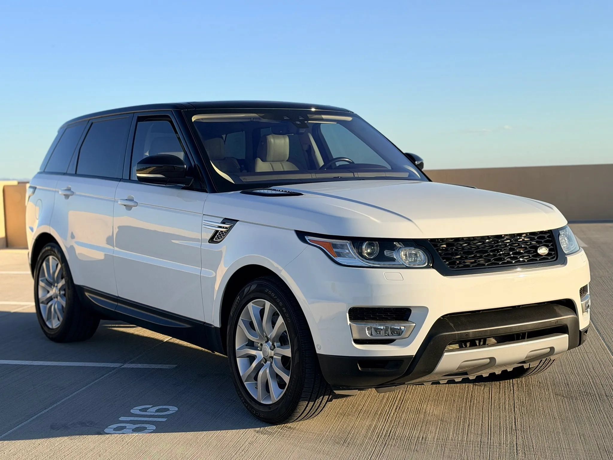 Used 2017 Land Rover Range Rover Sport HSE AWD/4WD image 2