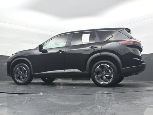 Used 2025 Nissan Rogue SV FWD image 35