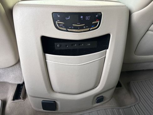 Used 2018 Cadillac Escalade ESV Premium Luxury image 32