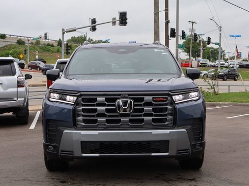 New 2026 Honda Pilot TrailSport image 2