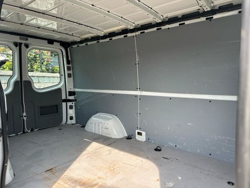 Used 2008 Dodge Sprinter 2500 RWD image 11