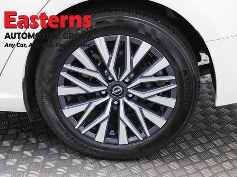 Used 2025 Nissan Altima 2.5 SV image 33