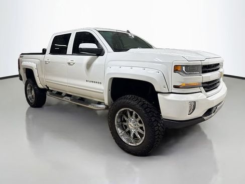 Used 2018 Chevrolet Silverado 1500 LT w/ All Star Edition image 5