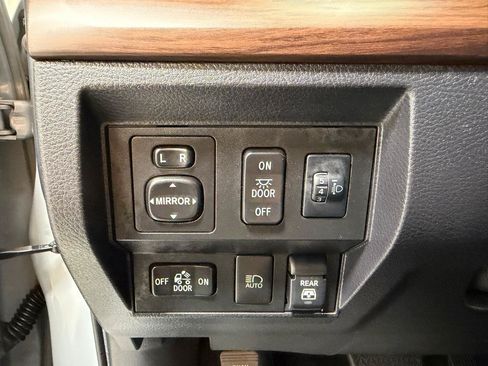 Used 2020 Toyota Tundra Limited AWD/4WD image 14