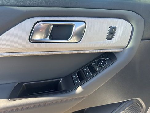 New 2026 Ford Explorer Active w/ Active Comfort Package image 20