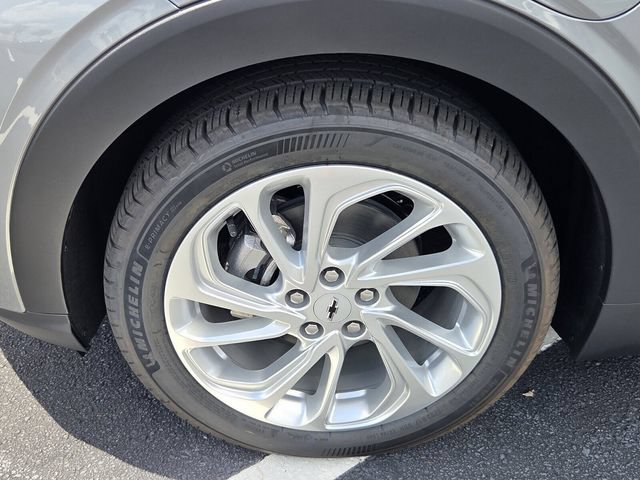 New 2027 Chevrolet Bolt LT w/ Comfort Package FWD image 5