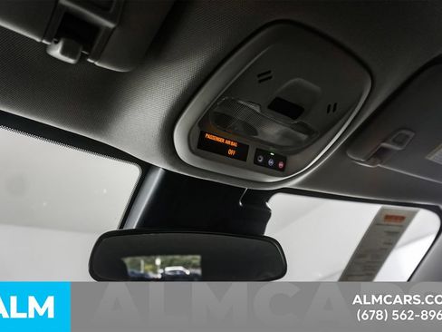 Used 2025 Chevrolet Trax LT FWD image 55