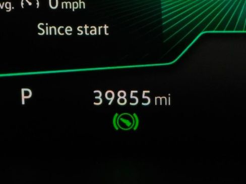 Used 2022 Volkswagen Tiguan SE R-Line image 29