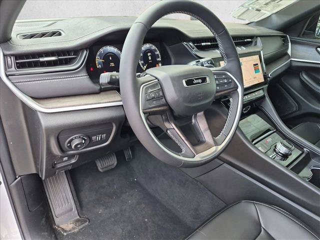 New 2027 Jeep Grand Cherokee Limited AWD/4WD image 3