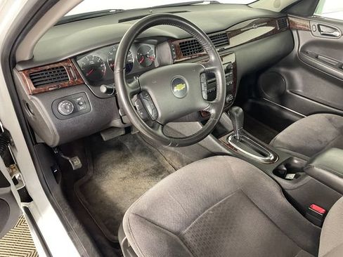 Used 2013 Chevrolet Impala LT FWD image 3