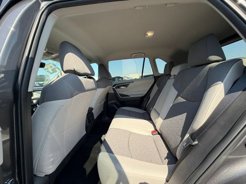 Used 2022 Toyota RAV4 XLE w/ XLE Grade Weather Package AWD/4WD image 12