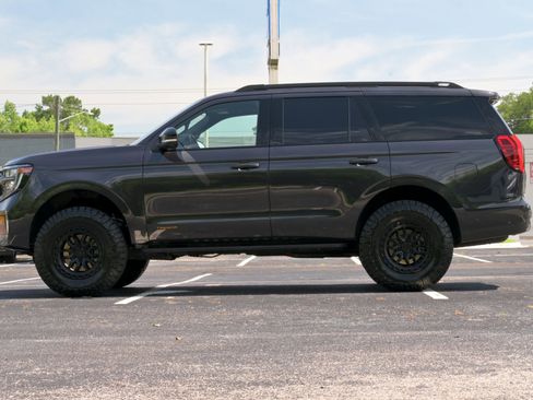 Used 2025 Ford Expedition Tremor AWD/4WD image 7