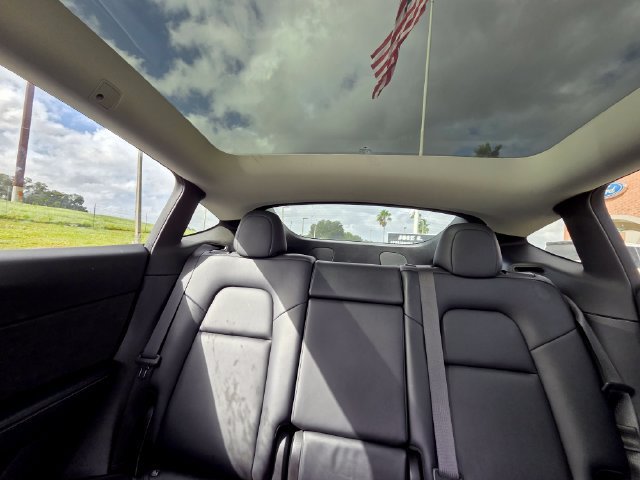 Used 2023 Tesla Model Y Performance AWD/4WD image 15