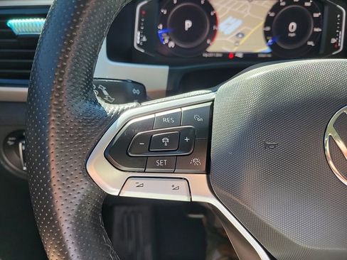 Used 2022 Volkswagen Atlas SEL Premium image 20