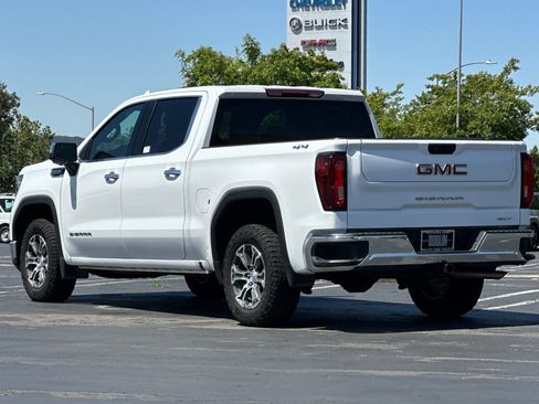Used 2025 GMC Sierra 1500 SLT AWD/4WD image 6
