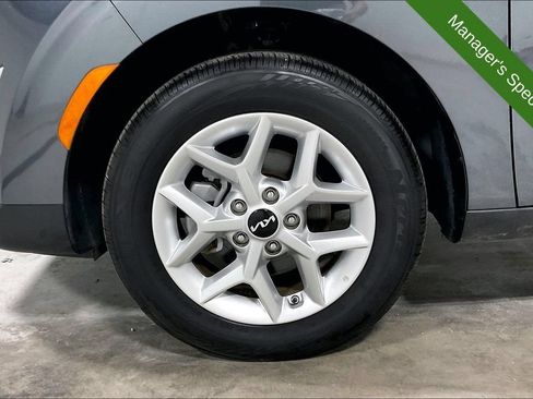 Used 2025 Kia Soul LX FWD image 10