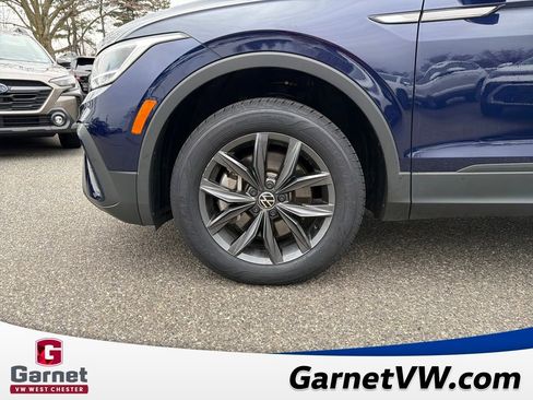 Used 2023 Volkswagen Tiguan SE w/ Panoramic Sunroof Package image 27