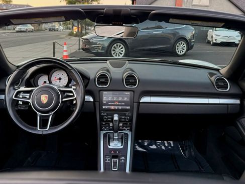 Used 2017 Porsche 718 Boxster RWD image 14