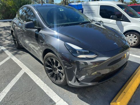 Used 2024 Tesla Model Y Long Range image 5