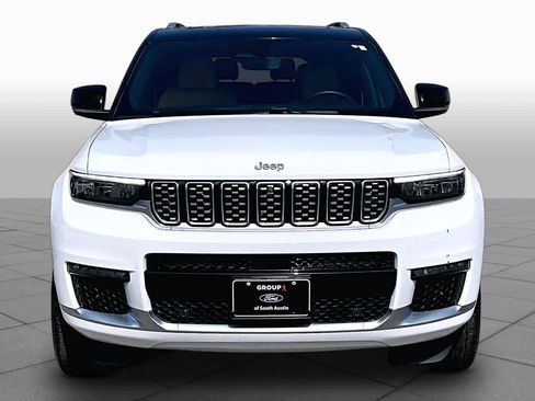 Used 2023 Jeep Grand Cherokee L Summit w/ Luxury Tech Group V AWD/4WD image 4
