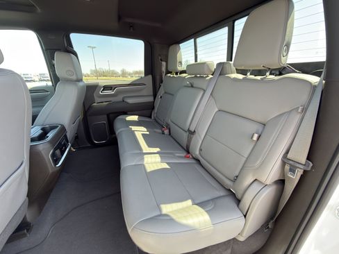 Used 2022 GMC Sierra 1500 SLT w/ SLT Convenience Package image 17