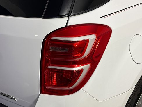 Used 2017 Chevrolet Equinox LT w/ Convenience Package image 33