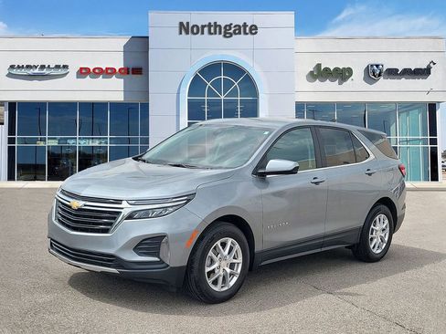 Used 2024 Chevrolet Equinox LT image 2