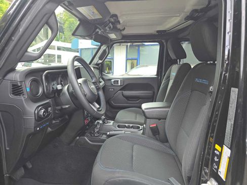 Used 2024 Jeep Wrangler Unlimited Rubicon 4xe AWD/4WD image 21