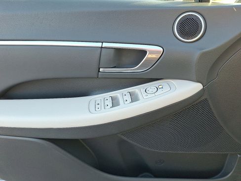 Certified 2023 Hyundai Sonata SEL w/ Preferred Accessory Package image 11