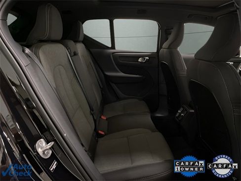 Used 2025 Volvo XC40 B5 Core image 65