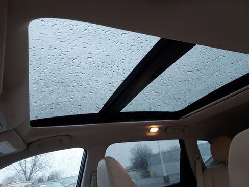 Used 2018 Nissan Rogue SL w/ Premium Package image 18