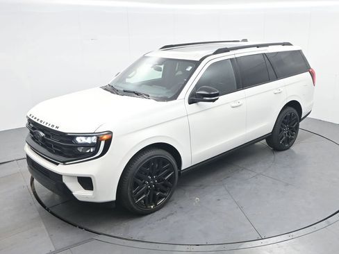 New 2026 Ford Expedition Platinum w/ Stealth Performance Package image 26