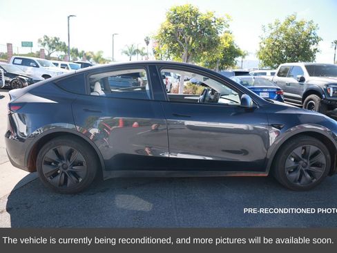 Used 2024 Tesla Model Y Long Range image 7