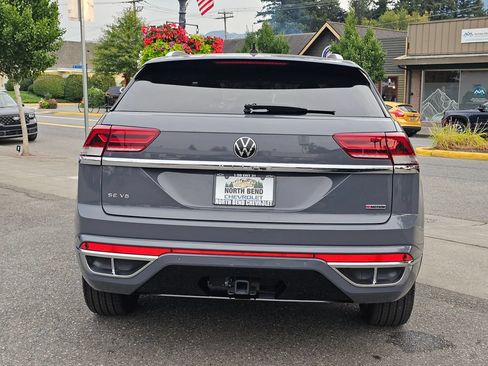 Used 2021 Volkswagen Atlas Cross Sport SE w/ Panoramic Sunroof Package AWD/4WD image 6