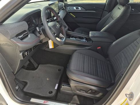 New 2026 Ford Explorer ST-Line w/ ST-Line Street Pack image 11