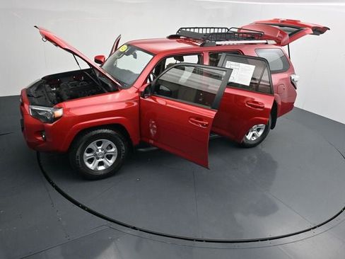Used 2022 Toyota 4Runner SR5 RWD image 41