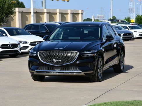 Used 2025 Genesis GV70 2.5T AWD/4WD image 2