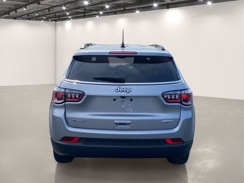 Used 2023 Jeep Compass Latitude w/ Convenience Group AWD/4WD image 6