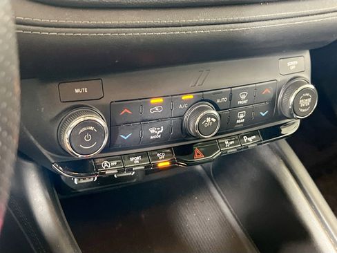 Used 2022 Dodge Durango SXT image 15