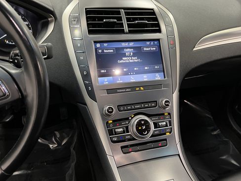 Used 2020 Lincoln MKZ image 20