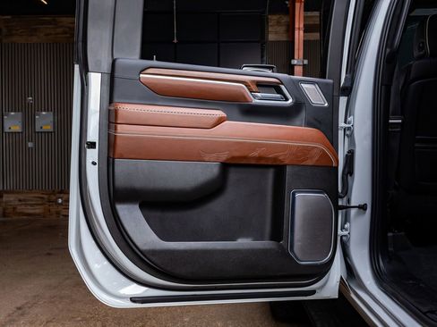 Used 2025 GMC Sierra 2500 Denali Ultimate image 38