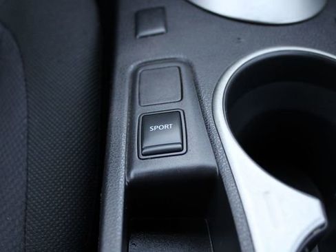 Used 2015 Nissan Rogue S image 16