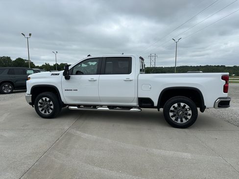 Used 2026 Chevrolet Silverado 3500 LT AWD/4WD image 6