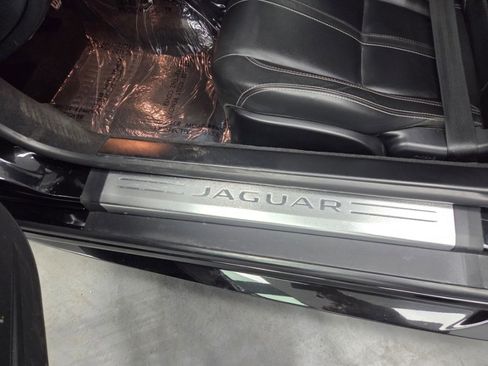 Used 2016 Jaguar F-TYPE R image 38