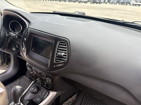 Used 2018 Jeep Compass Sport w/ Tech Group AWD/4WD image 42